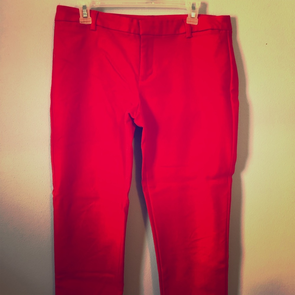 Red Dress Capris.